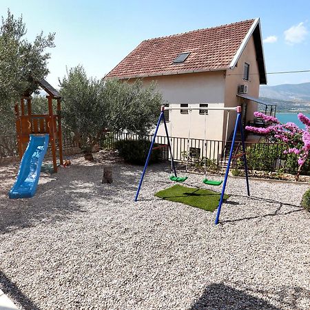 טרוגיר Apartments Mandaric מראה חיצוני תמונה
