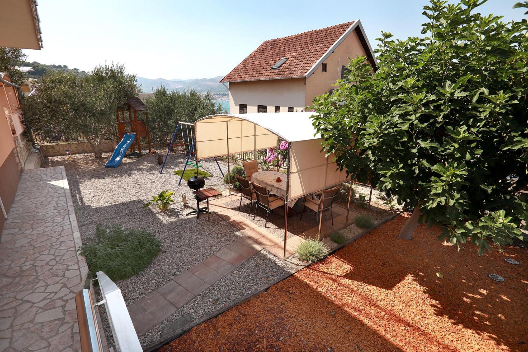 טרוגיר Apartments Mandaric מראה חיצוני תמונה