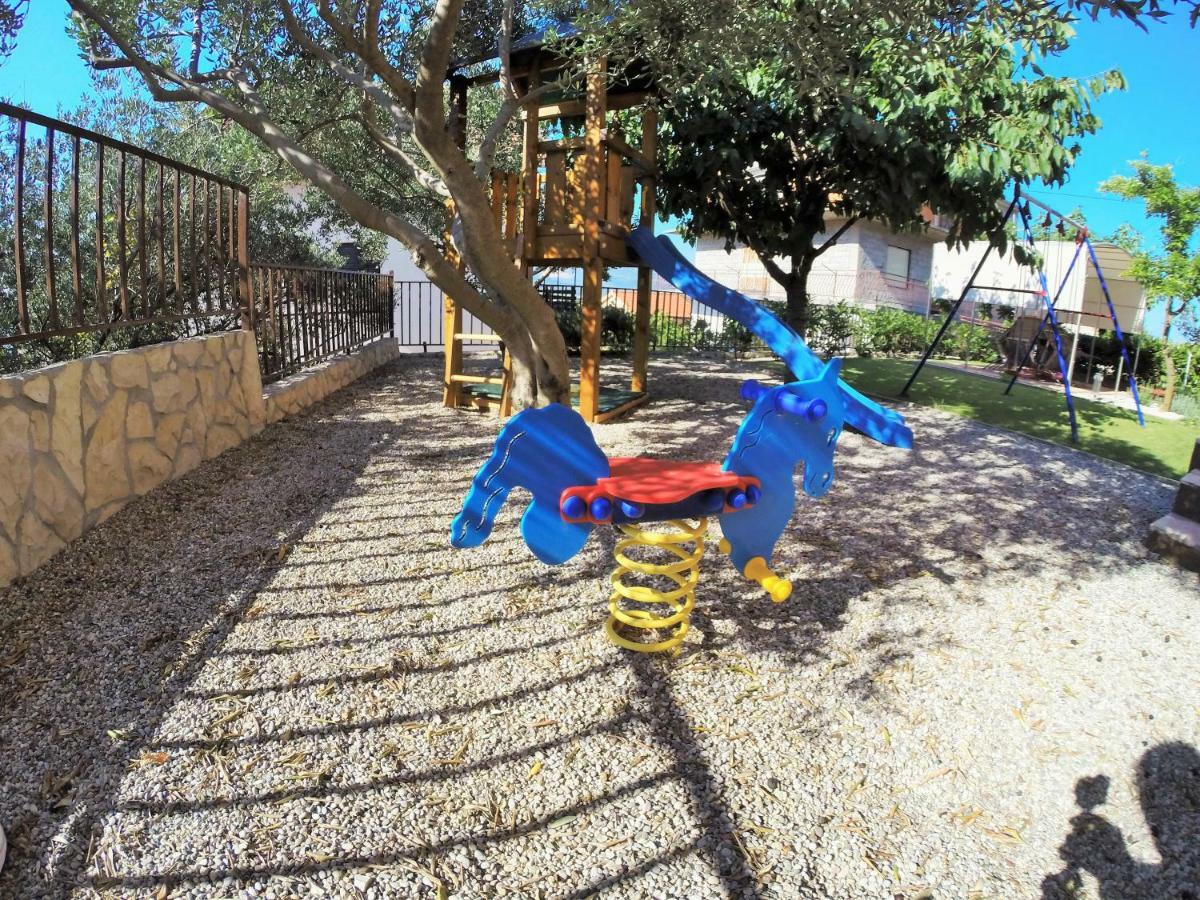 טרוגיר Apartments Mandaric מראה חיצוני תמונה